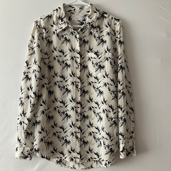 Equipment Femme Buttoned Down Silk Top Medium - Picture 3 of 13